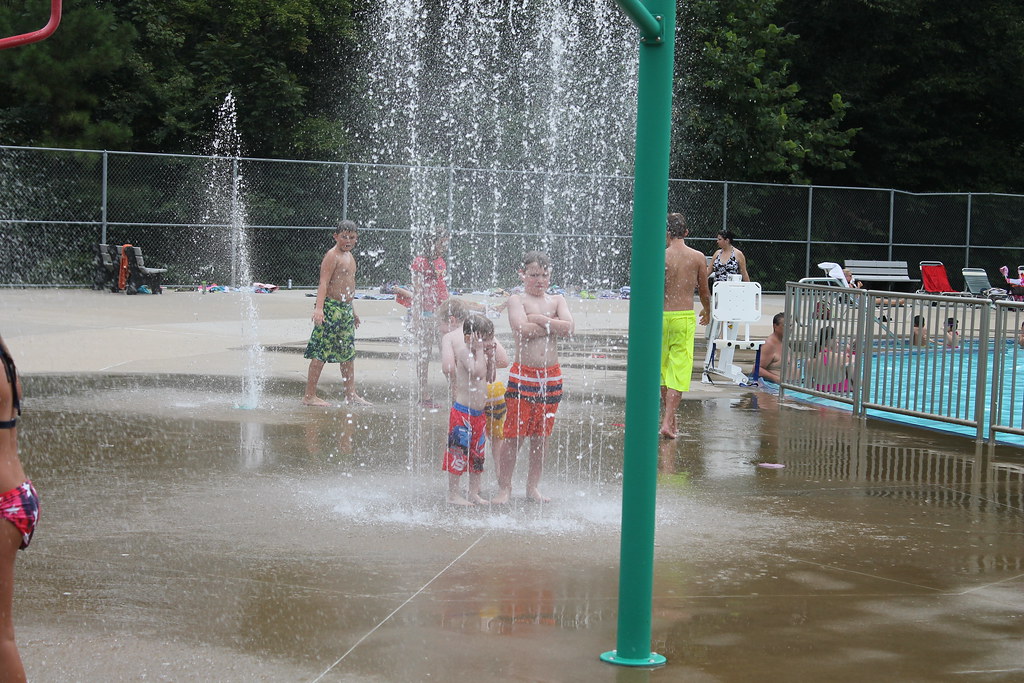 Pocahontas Pool Water Spouts Pocahontas Pool Water Spouts … Flickr