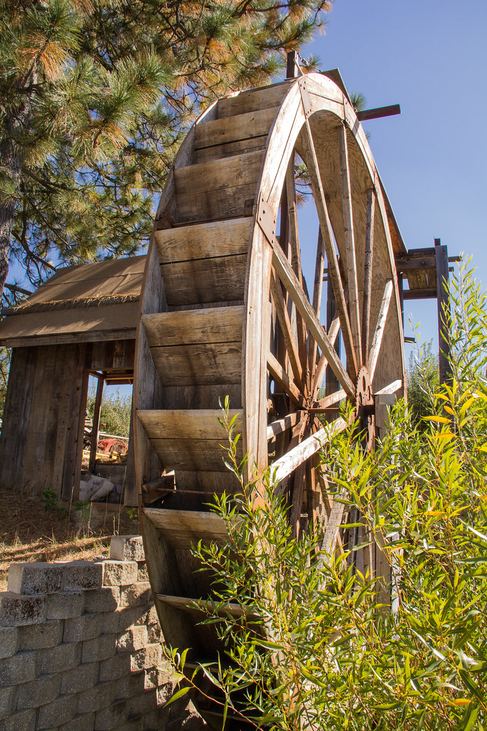 Water Wheel Located at Larsen's Farm, Apple Hill, near Pla… Flickr