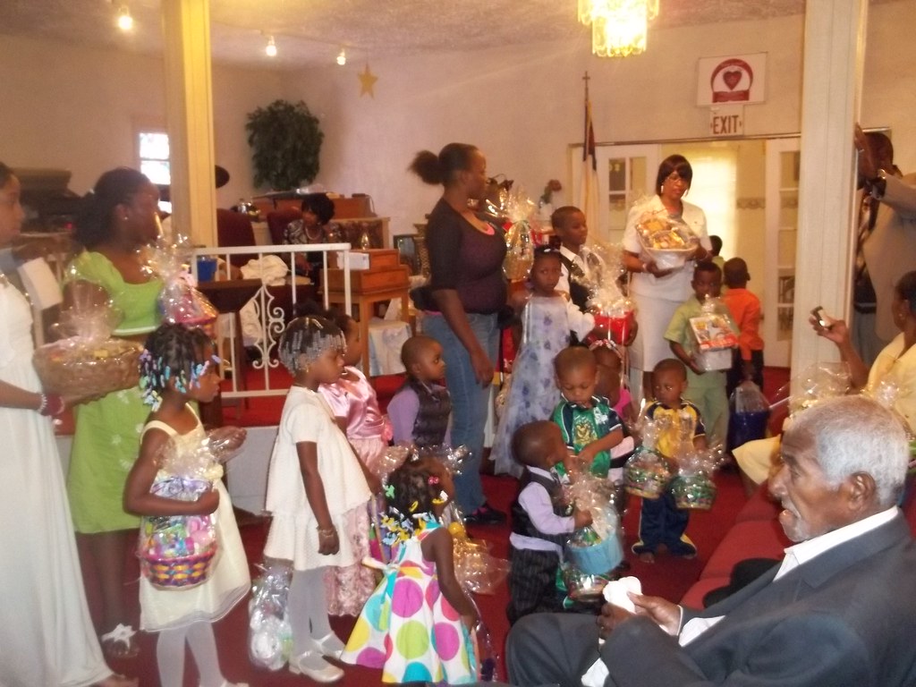 UCCOC children Resurrection Sunday 32012.jpg Resurrection… Flickr