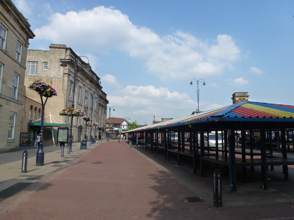 The empty stalls at the market AshtonunderLyne, Greater … Flickr