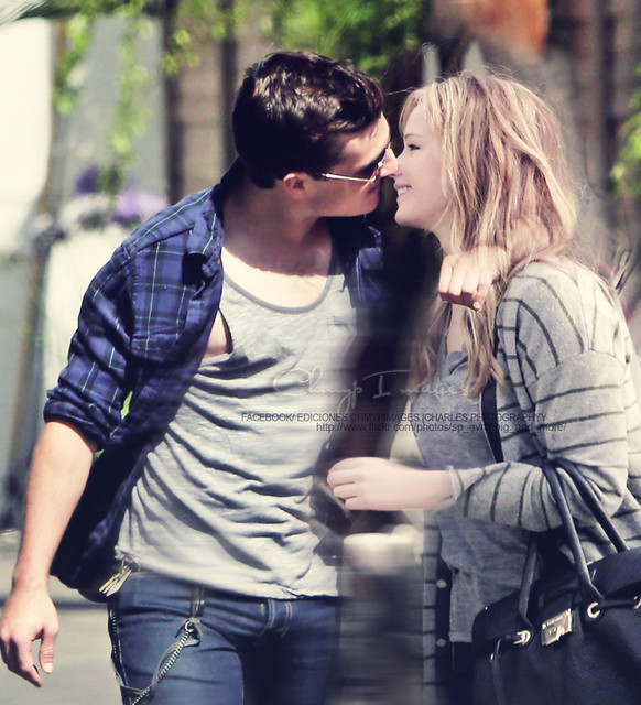 Josh Hutcherson Girlfriend Kiss
