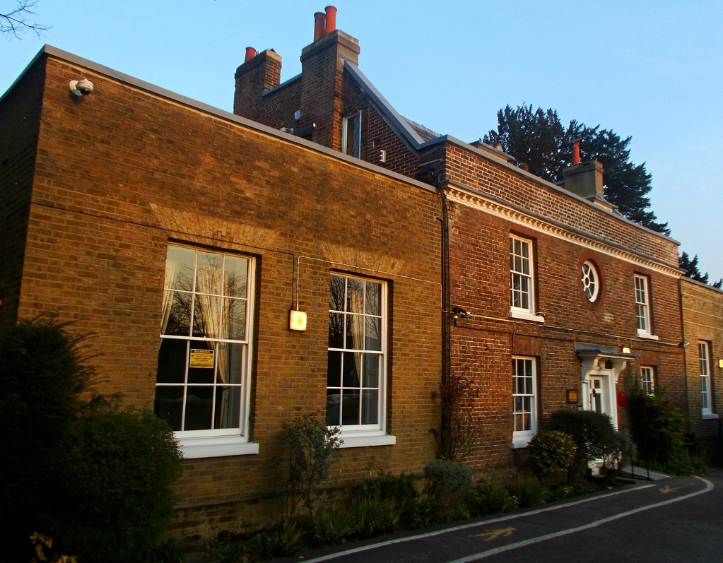 Sutton Lodge, Brighton Rd, SUTTON, Surrey, Greater London … Flickr