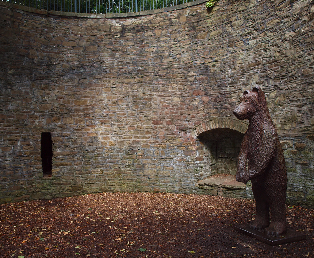 2016_08_1690 The Bear Pit, Botanical Gardens, Sheffield, S… Flickr