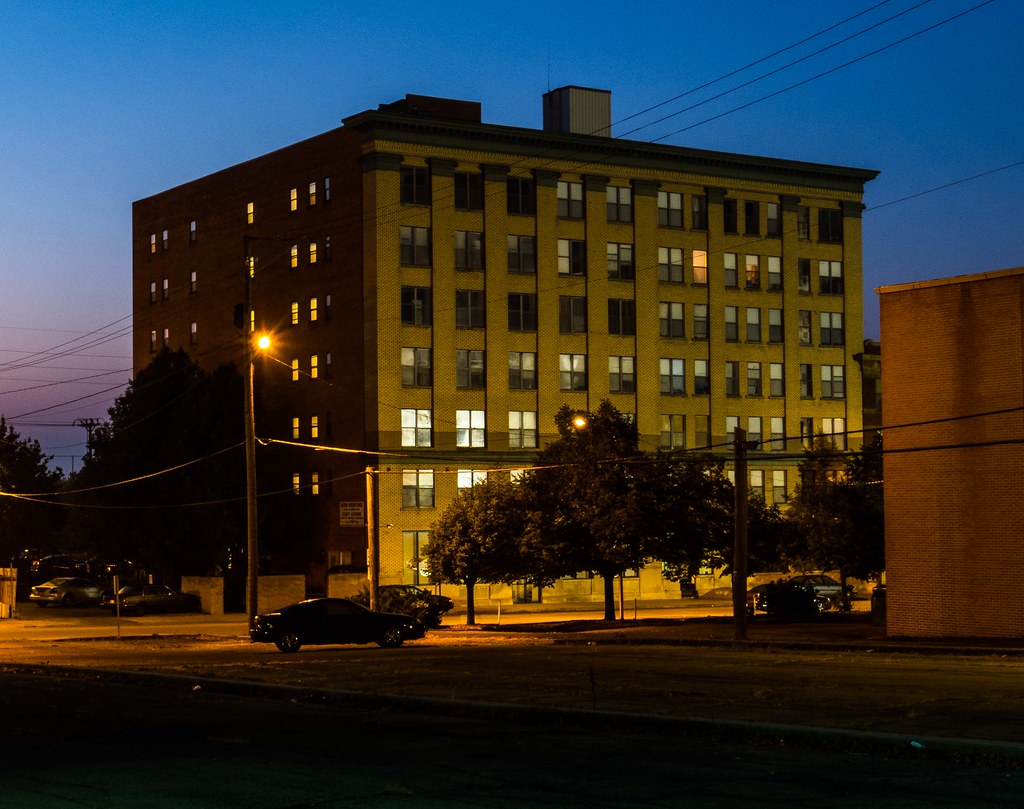 Barr Hotel Union Street Lima, Ohio The Barr Hotel is a his… Flickr