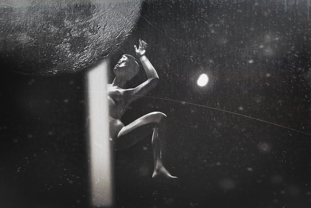 Bringing Moonbeams Home in a Jar The moon was taken last w… Flickr