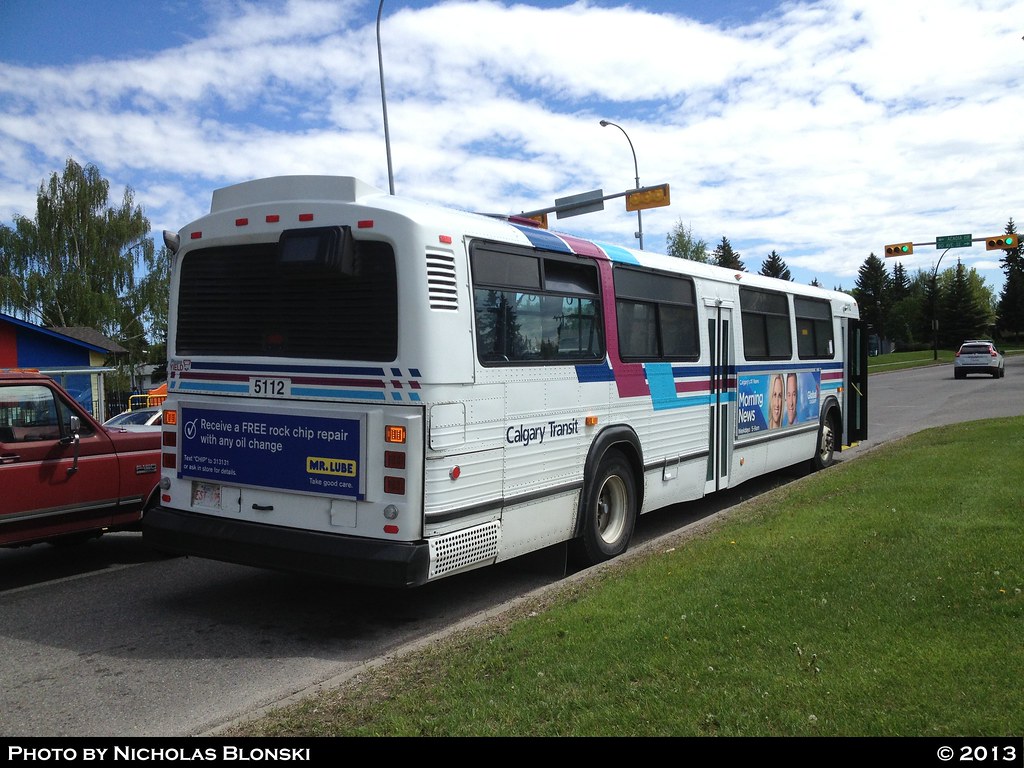 5112 on Fairmount Drive Calgary Transit 1990 MCI Classic … Flickr