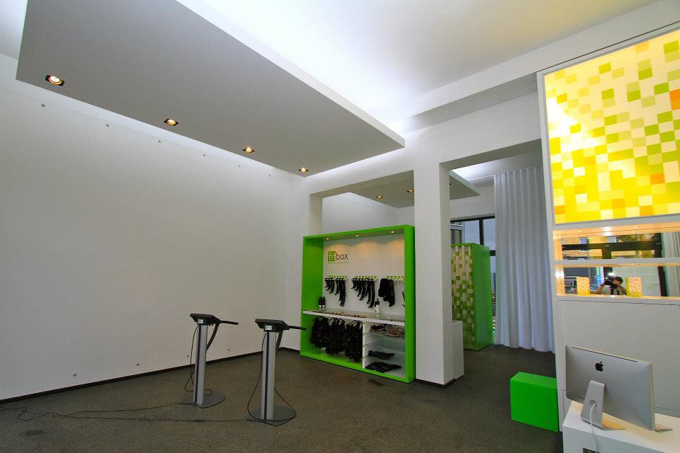 EMS Fitnessstudio Trainingsbereich fitbox Berlin Prenzlaue… Flickr