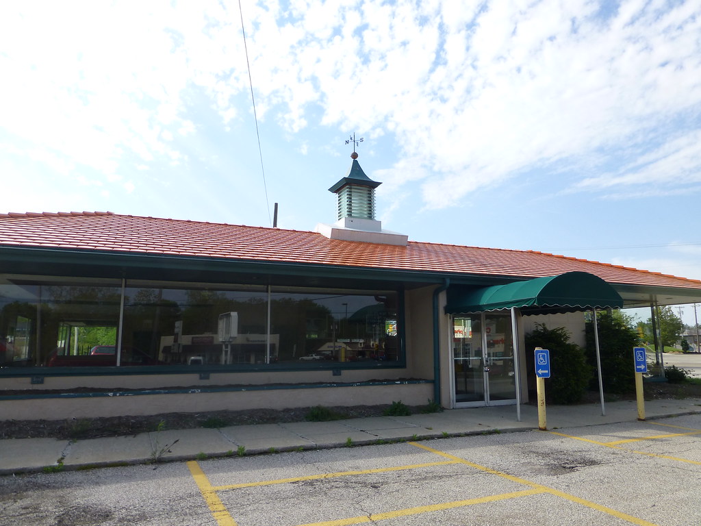 Former Howard Johnson's Restaurant in Mansfield, Ohio a photo on