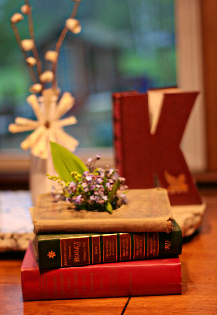 Reading is a party for your mind. Table decorations for bo… Flickr