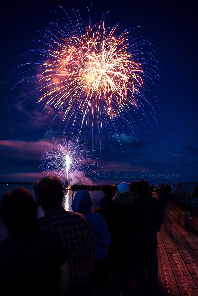 Starburst Canada fireworks in Sidney BC Shauny A G Flickr