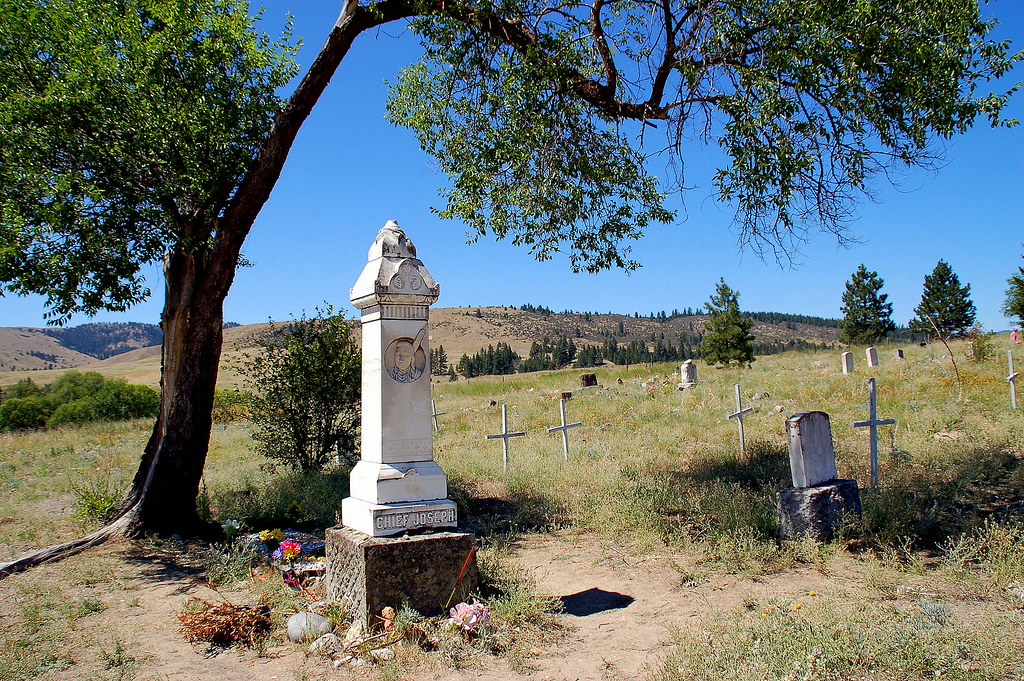 Chief Joseph the Younger gravesite Chief Joseph the Younge… Flickr