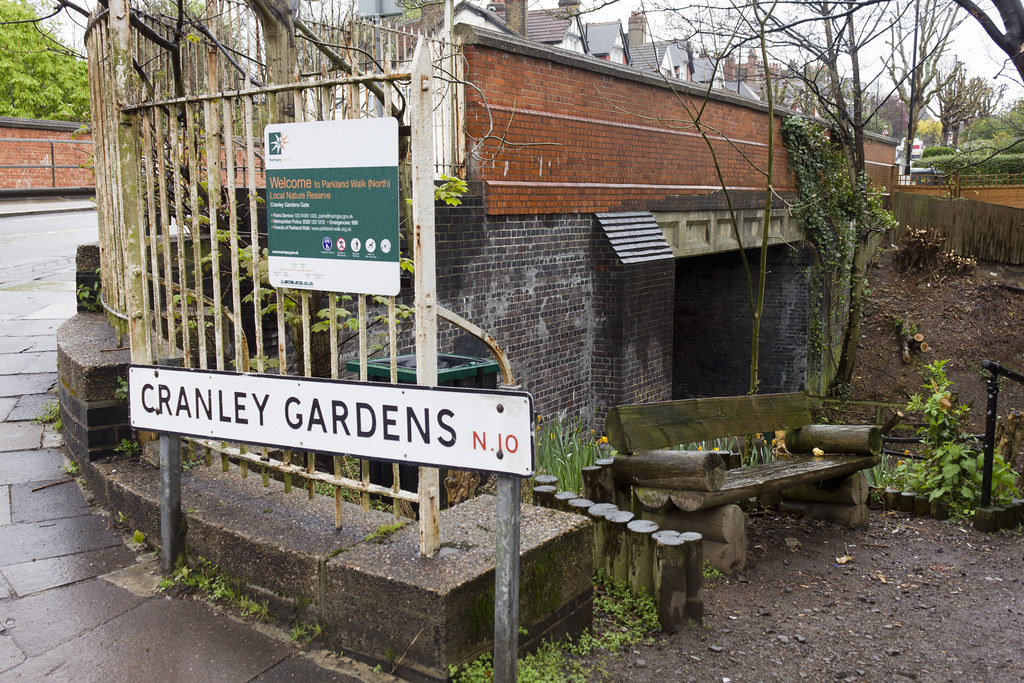 Cranley Gardens, N10 Cranley Gardens station was located t… Flickr