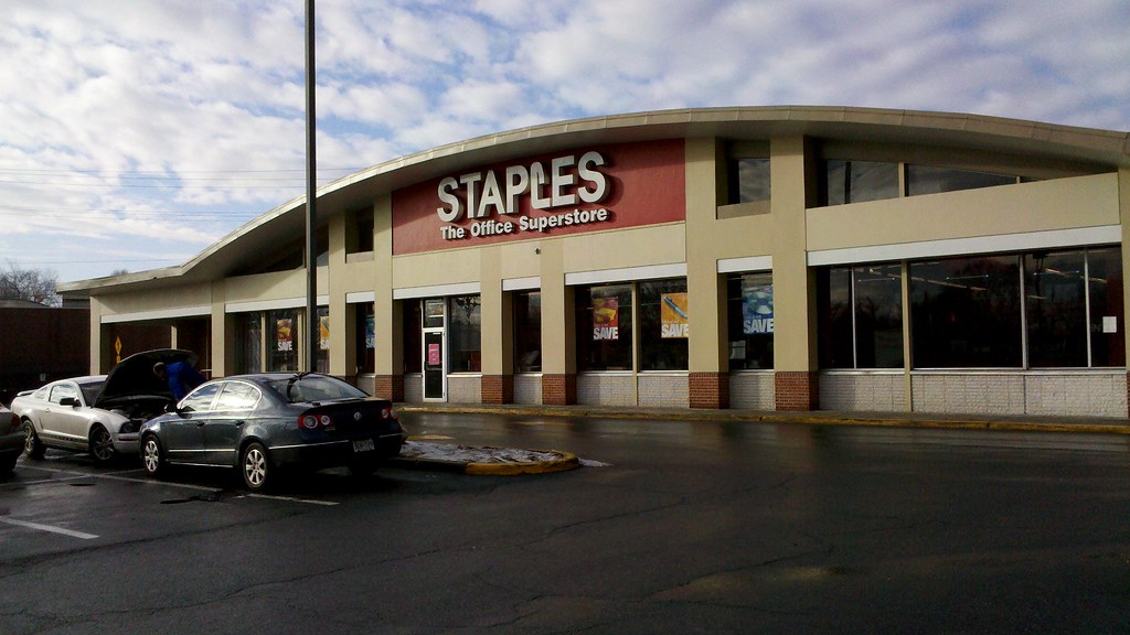 Staples in Seminary Plaza Staples store in a former Safewa… Flickr
