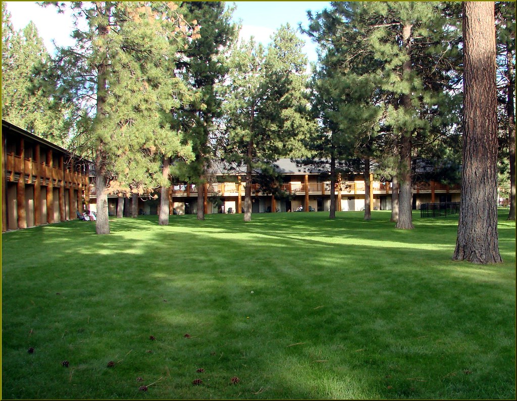 Ponderosa Lodge, Sisters, OR 9113zzu (1 in a multiple pi… Flickr