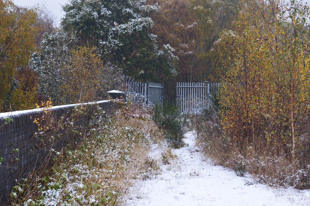 Crigglestone Viaduct Gates davehell Flickr