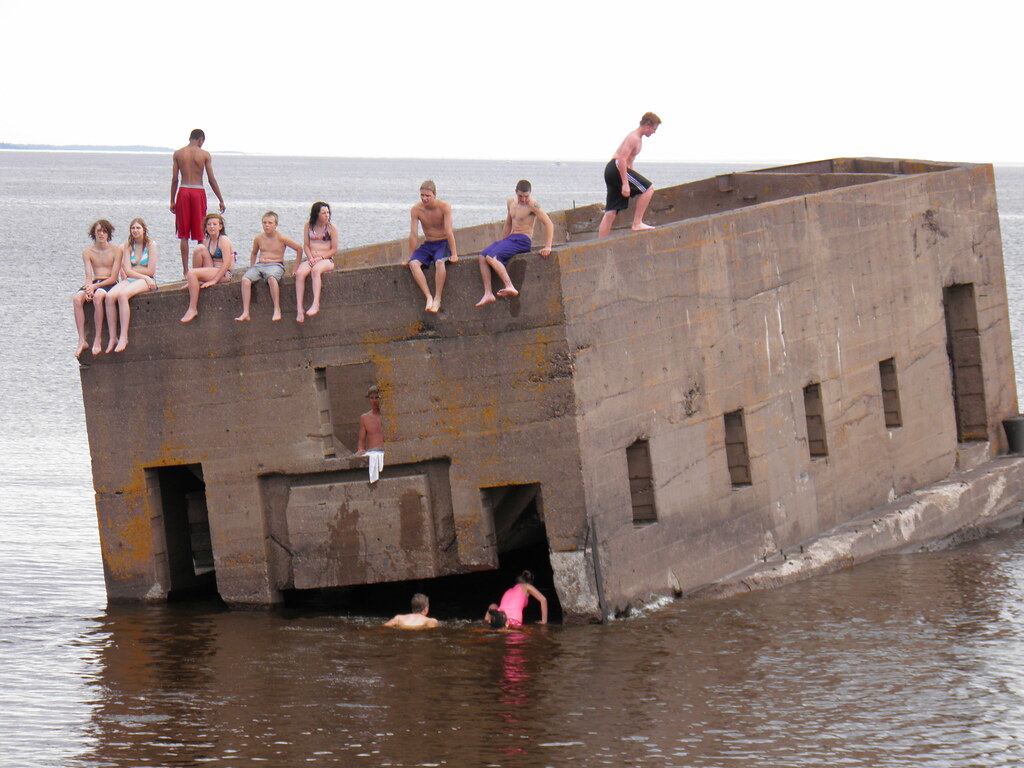 Swimming at Uncle Harvey's Mausoleum Also known as the Cri… Flickr