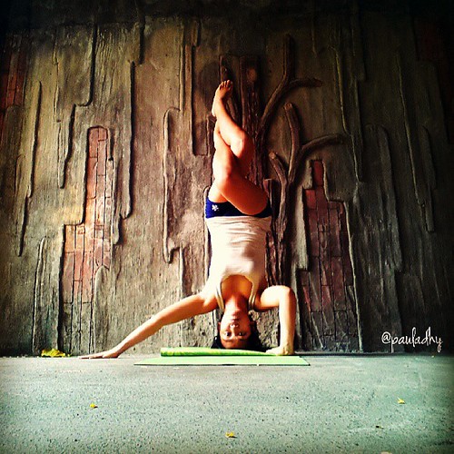 Headstand with eagle legs 7days7moreheadstands laurasyko… Flickr