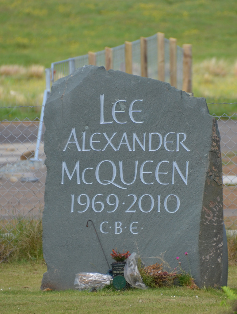 Alexander McQueen's grave, Kilmuir Cemetery, Skye Monceau Flickr