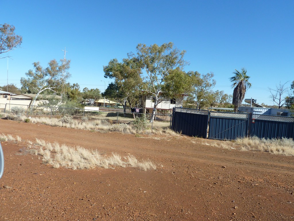 Meekatharra homes P1030730 Meekatharra is your typical Wes… Flickr