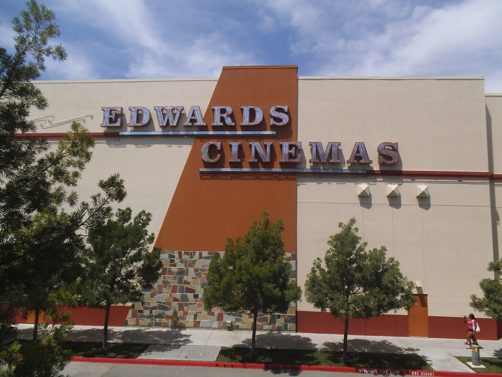 Edwards Cinemas Edwards Cinemas in Temecula Promenade, a v… Flickr