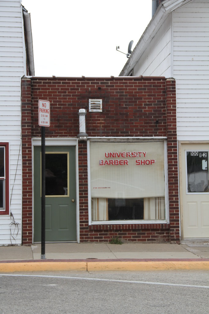 Fayette Iowa, Barber Shop, Fayette County IA Bruce Wicks Flickr