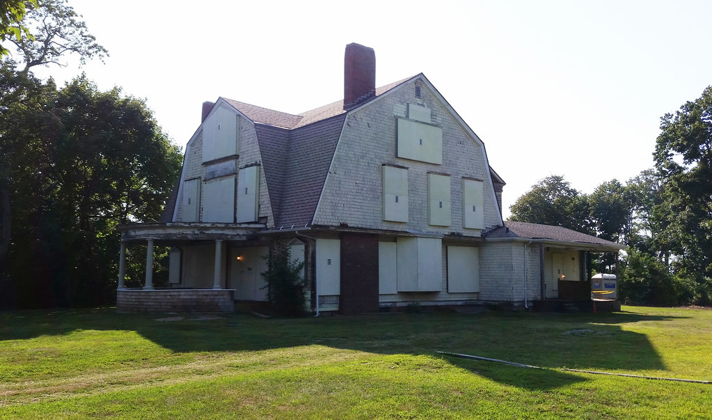 Sunset Lodge Now part of Bayswater Point State Park, this … Flickr