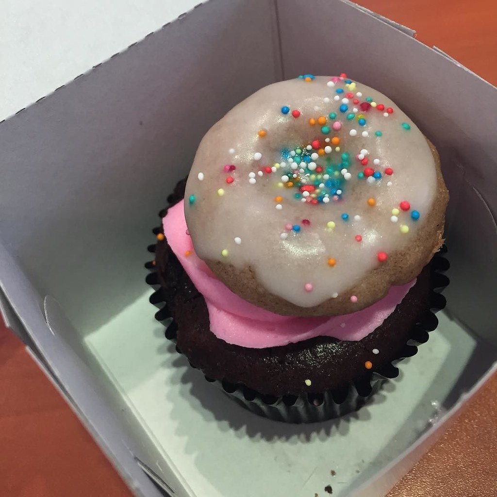 ubereats delivered yummy cupcakes as my Thursday sweet tr… Flickr