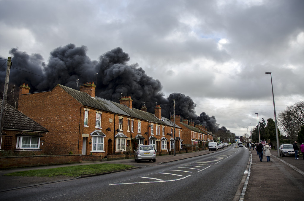 Newport Pagnell Fire It was a two storey warehouse storing… Flickr