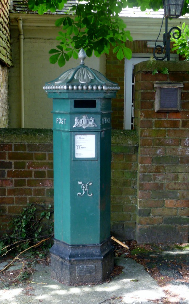Green post box A green Penfold post box in Haslemere. Name… Flickr