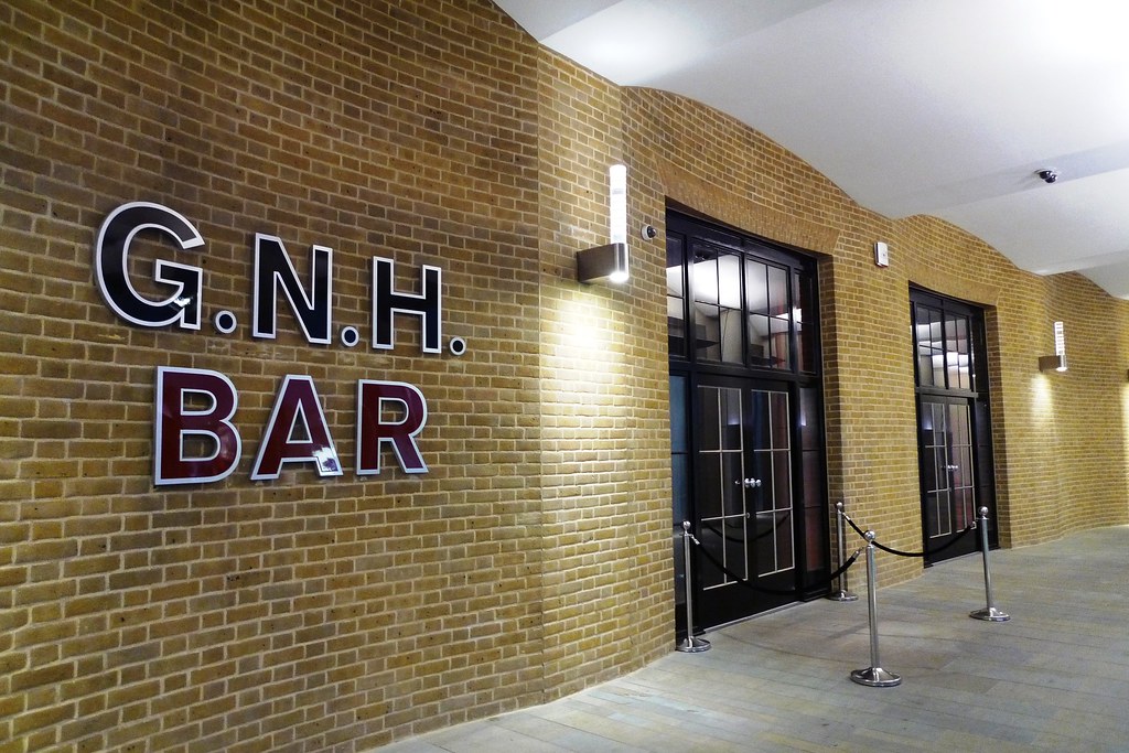 G.N.H. Bar, King's Cross, N1 A swish modern bar in this hi… Flickr