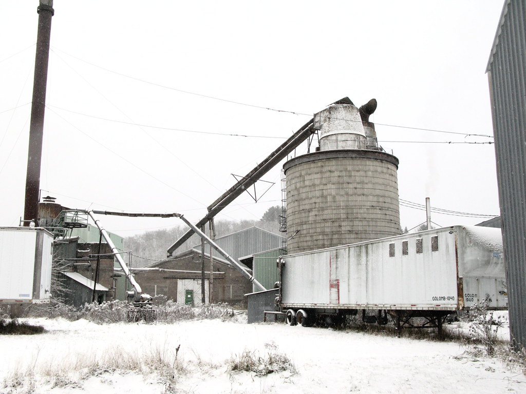 Abandoned A section of the abandoned mill in Glidden, Wisc… Flickr