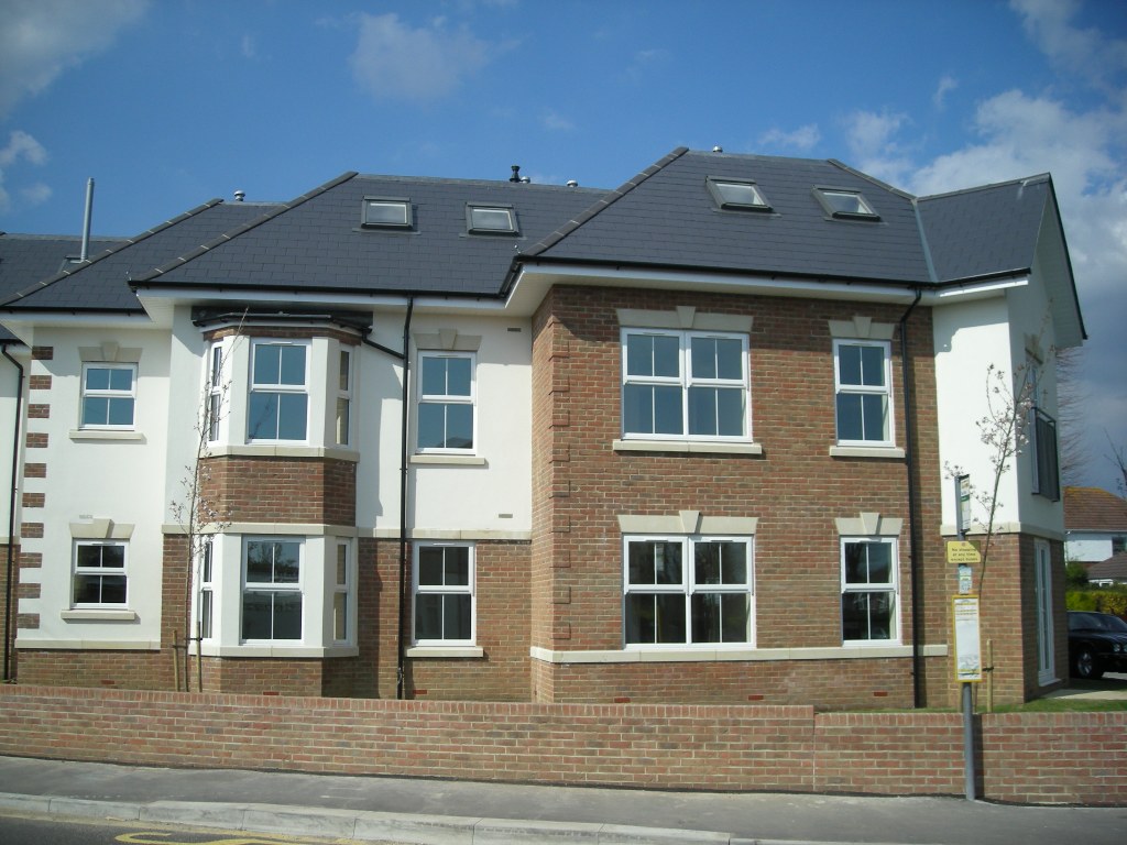 GRESHAM RD / CHARMINSTER AVENUE. BOURNEMOUTH. DORSET. APRIL 2008 a