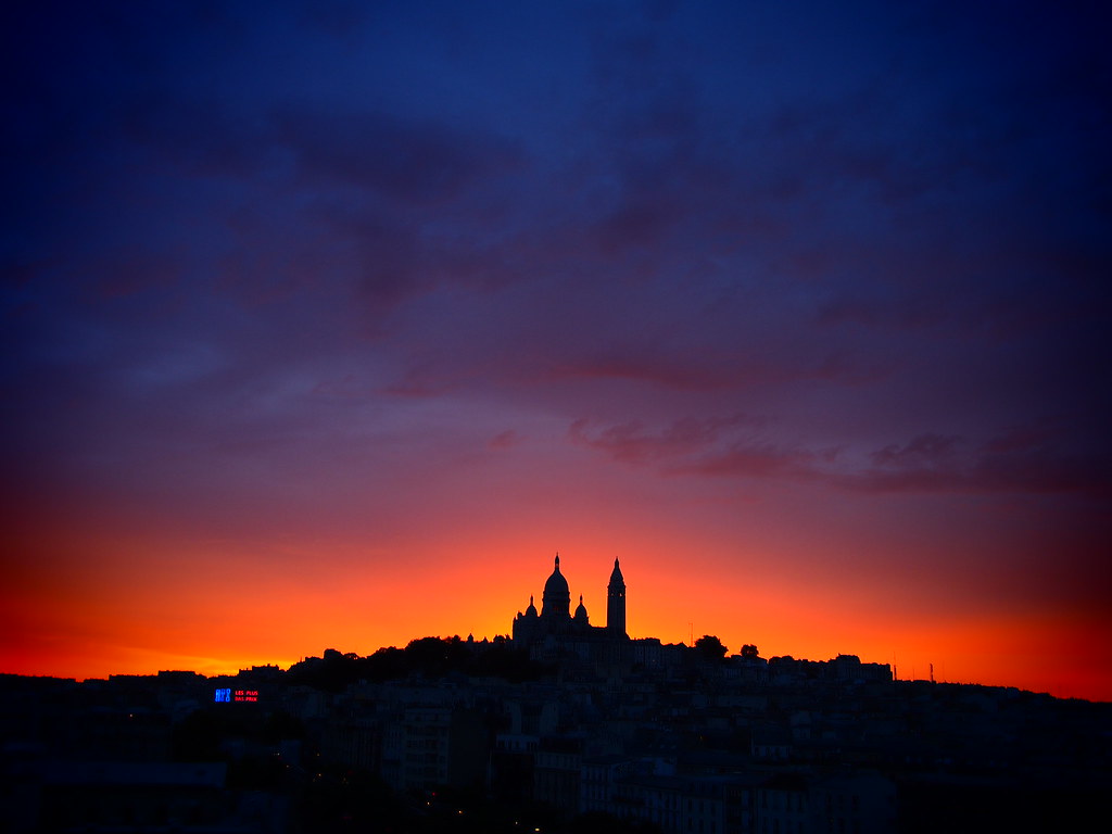 Coucher de soleil rose à Montmartre Montmartre. Paris