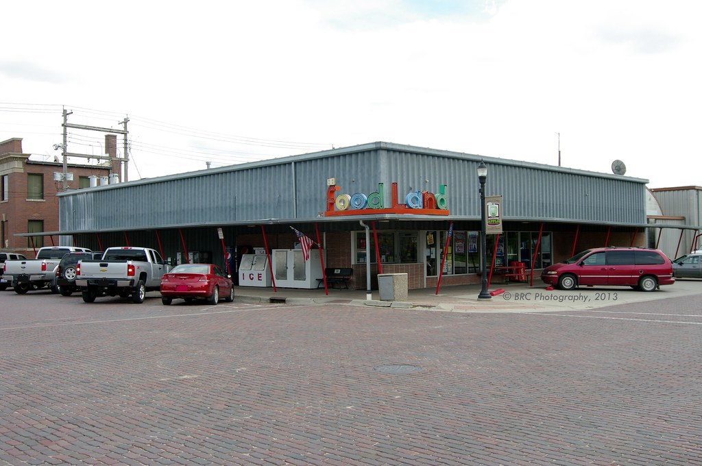Foodland Woodbine, Iowa Old time grocery store 62 5th St… Flickr