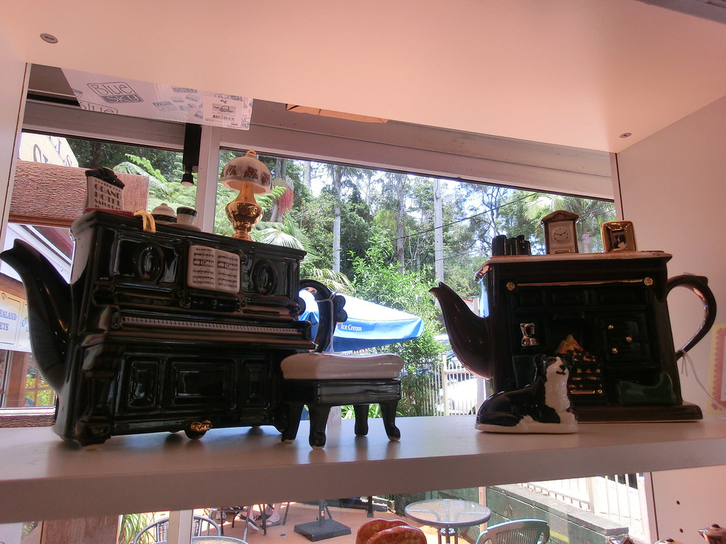 Mount Tamborine Teapots Tamborine Mountain is a 28 square … Flickr