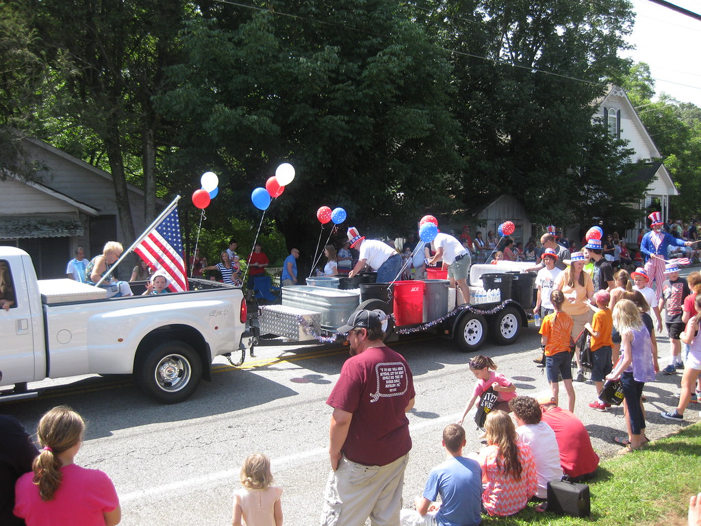 2014 July 4th Demorest Parade With 1916 Ford HowardAndLucyDavis Flickr