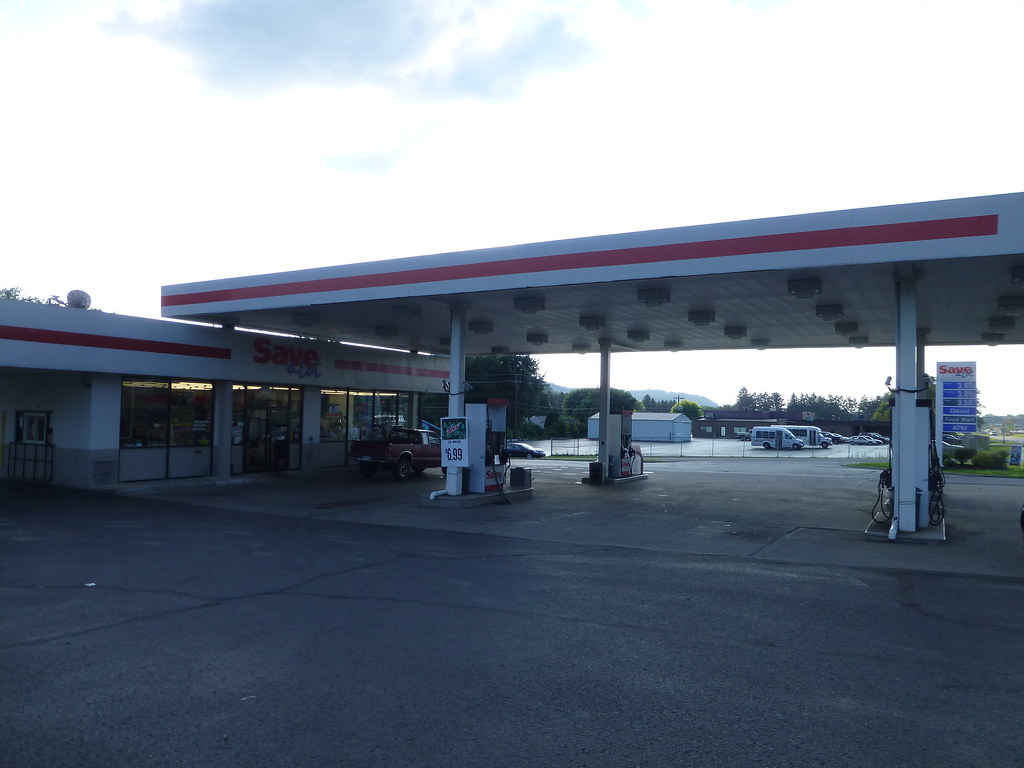Save a Lot gas station in Chillicothe I had no idea Save a… Flickr