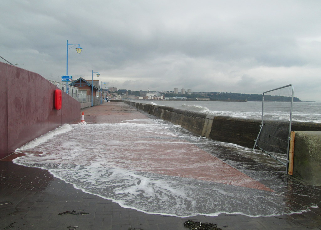 awaves 5 Kirkcaldy Esplanade at high tide. piningforthewest Flickr