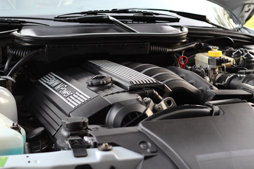 1997 BMW E36 M3 S52 engine bay Clean engine bay in a