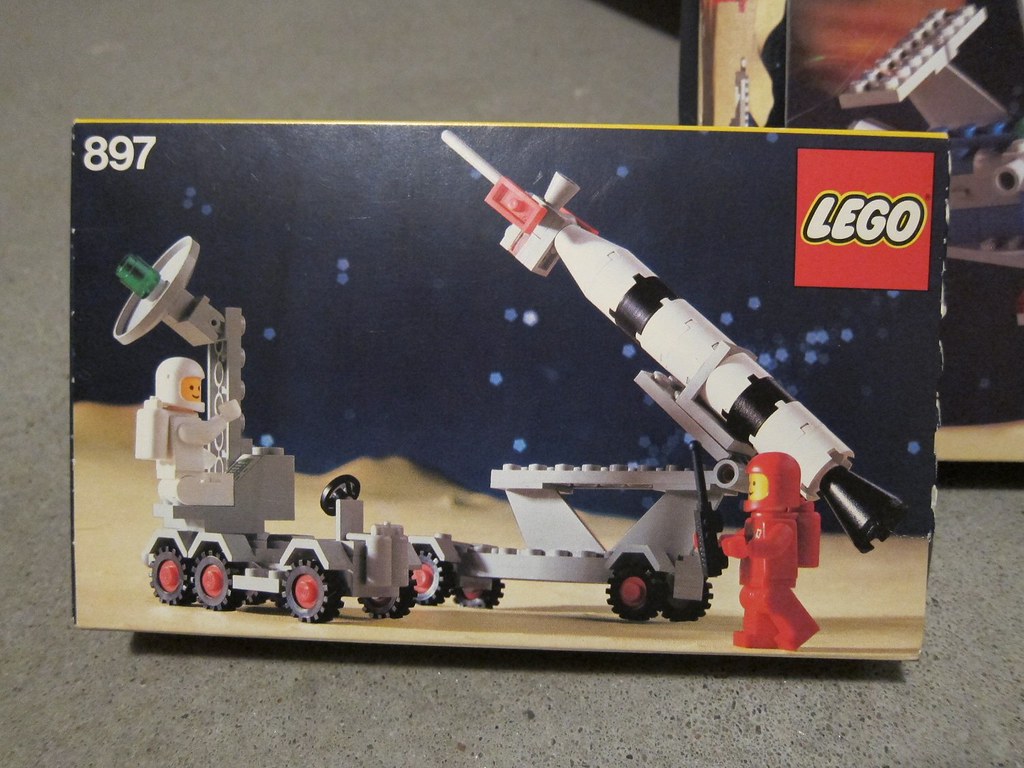 LEGO spacecraft 897 Boxes for various LEGO spacecraft mode… Flickr