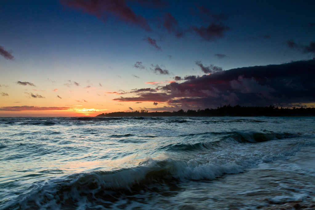 Anahola Bay Sunrise Twelvizm Flickr