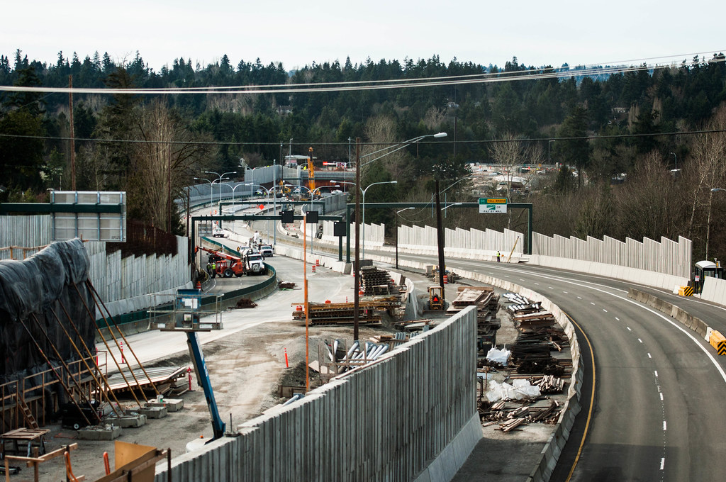 Full highway closure Crews working on the WSDOT SR 520 Eas… Flickr