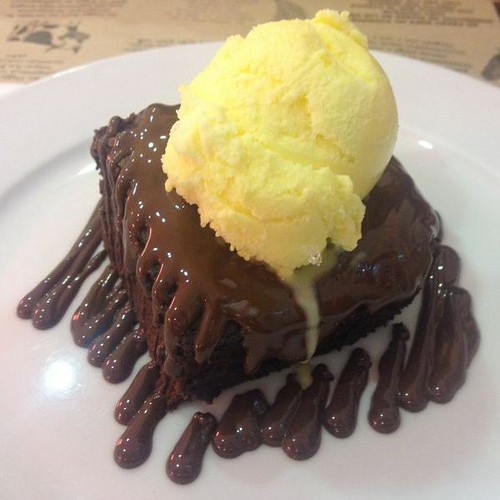 Brownie en Barcelona. Peggy sue's. Brownie con helado de v… Flickr