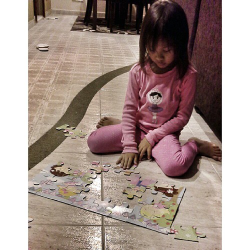 doing jigsaw on rainy friday night Muhamad Rohaizad Ismail Flickr