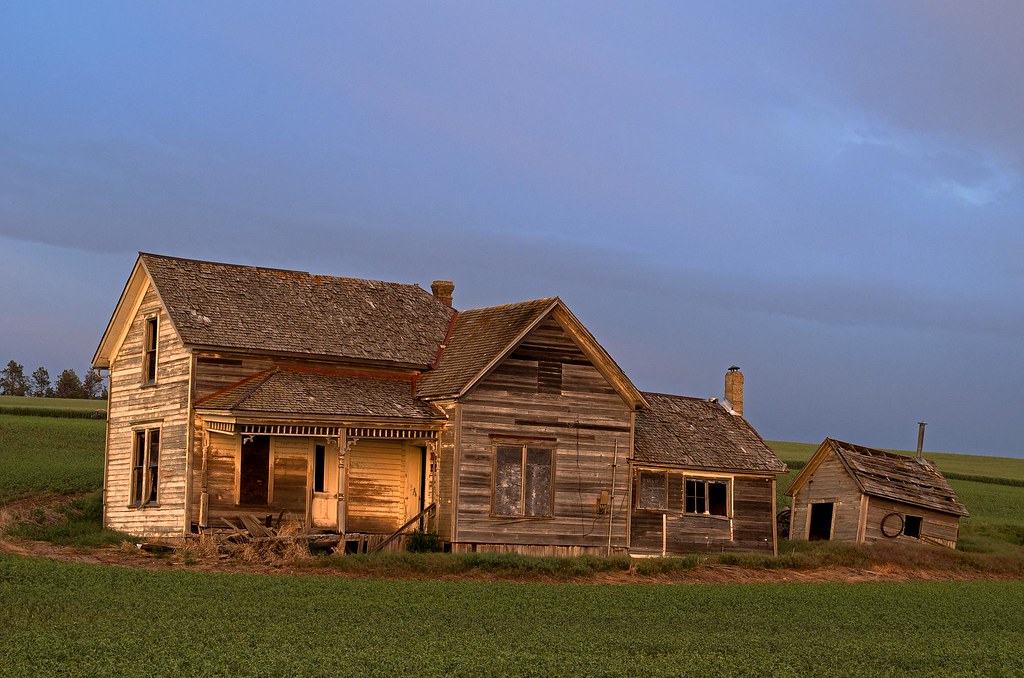 Palouse Homestead A Palouse homestead at sunset. Steve Garrity Flickr