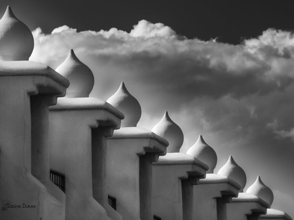 Gurdwara Sky Sikh gurdwara in Espanola, New Mexico Black a… Flickr