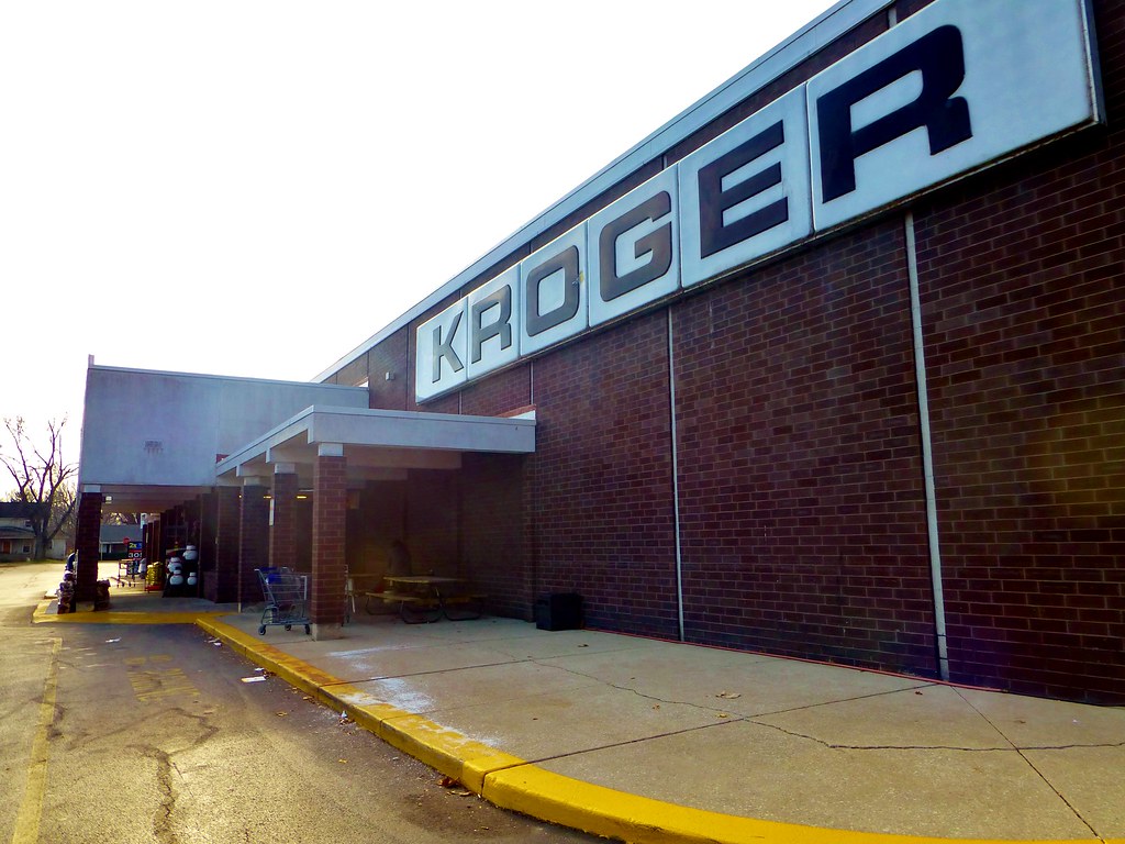 Old school Kroger! This store opened in 1978 and has gone … Flickr