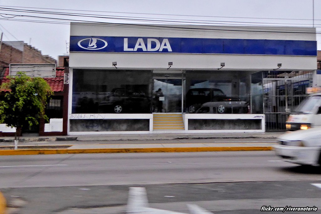 Lada dealership Callao, Perú RiveraNotario Flickr