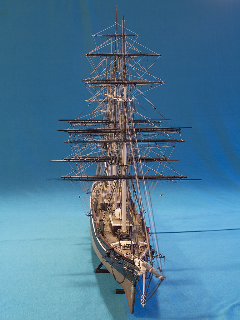 Revell 1/96 USS Kearsarge FineScale Modeler Essential magazine for