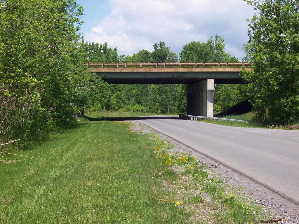 Thruway Crossing The O & W RR Location at which the New Yo… Flickr